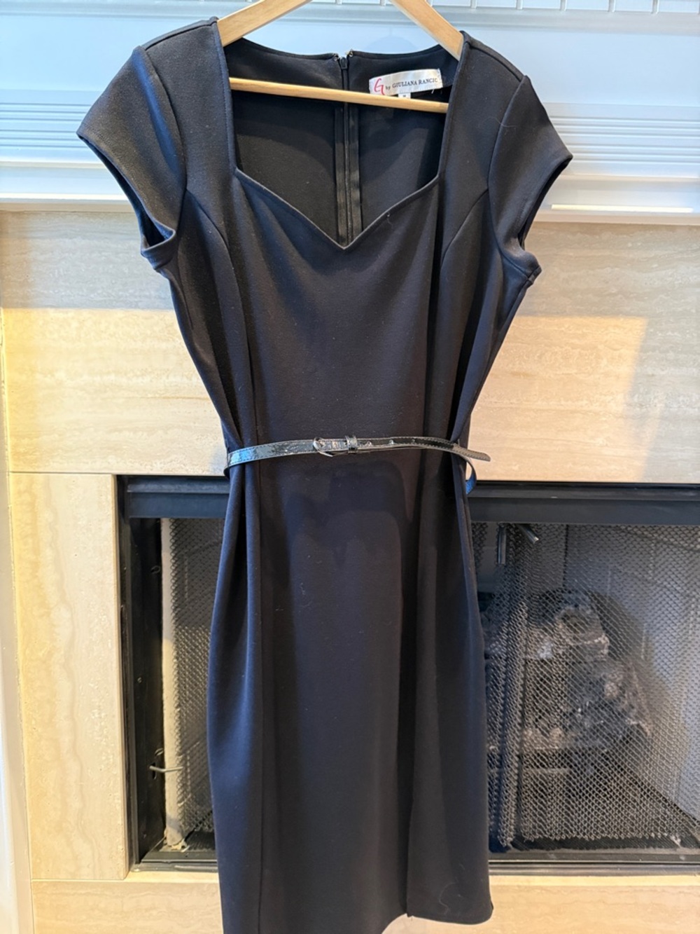 G by Giuliana Black Cap-Sleeve Midi Sheath Dress